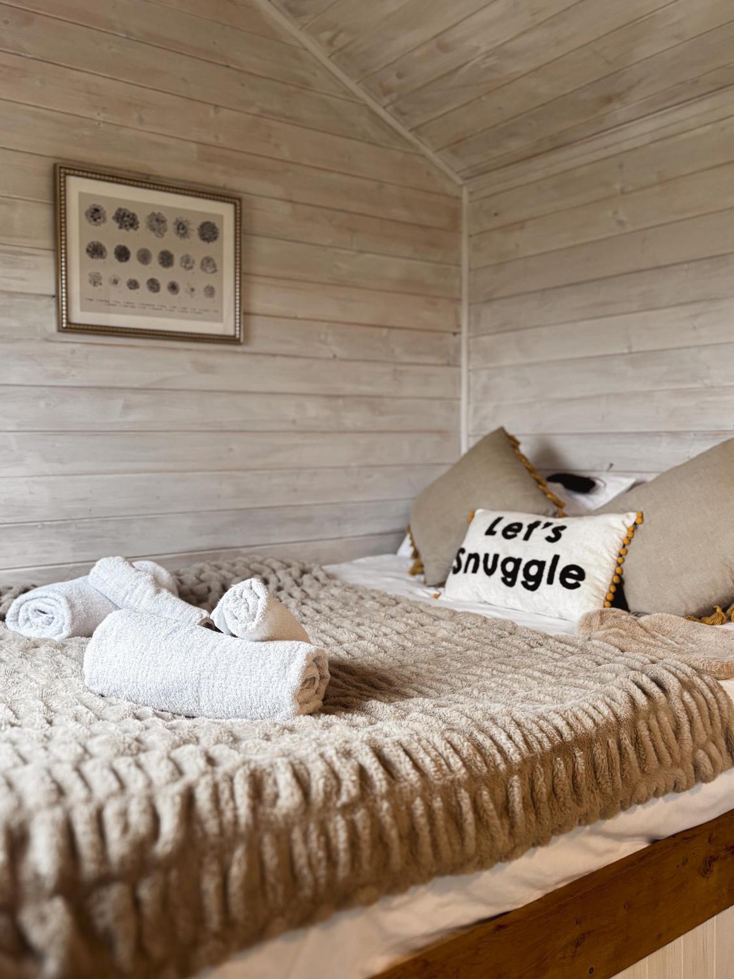 'Swan' Lakeview Lodge Bishampton 外观 照片